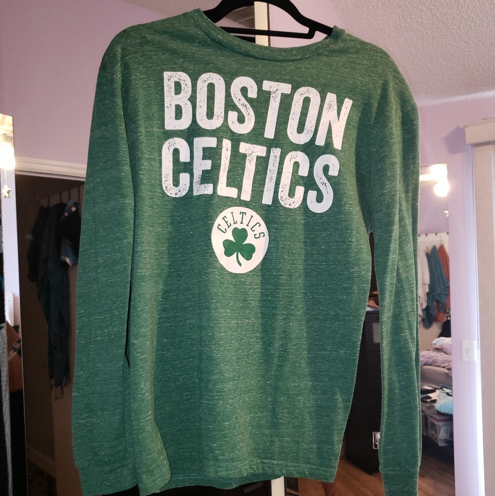 Boston Celtics Womans XL Long Sleeved Shirt
